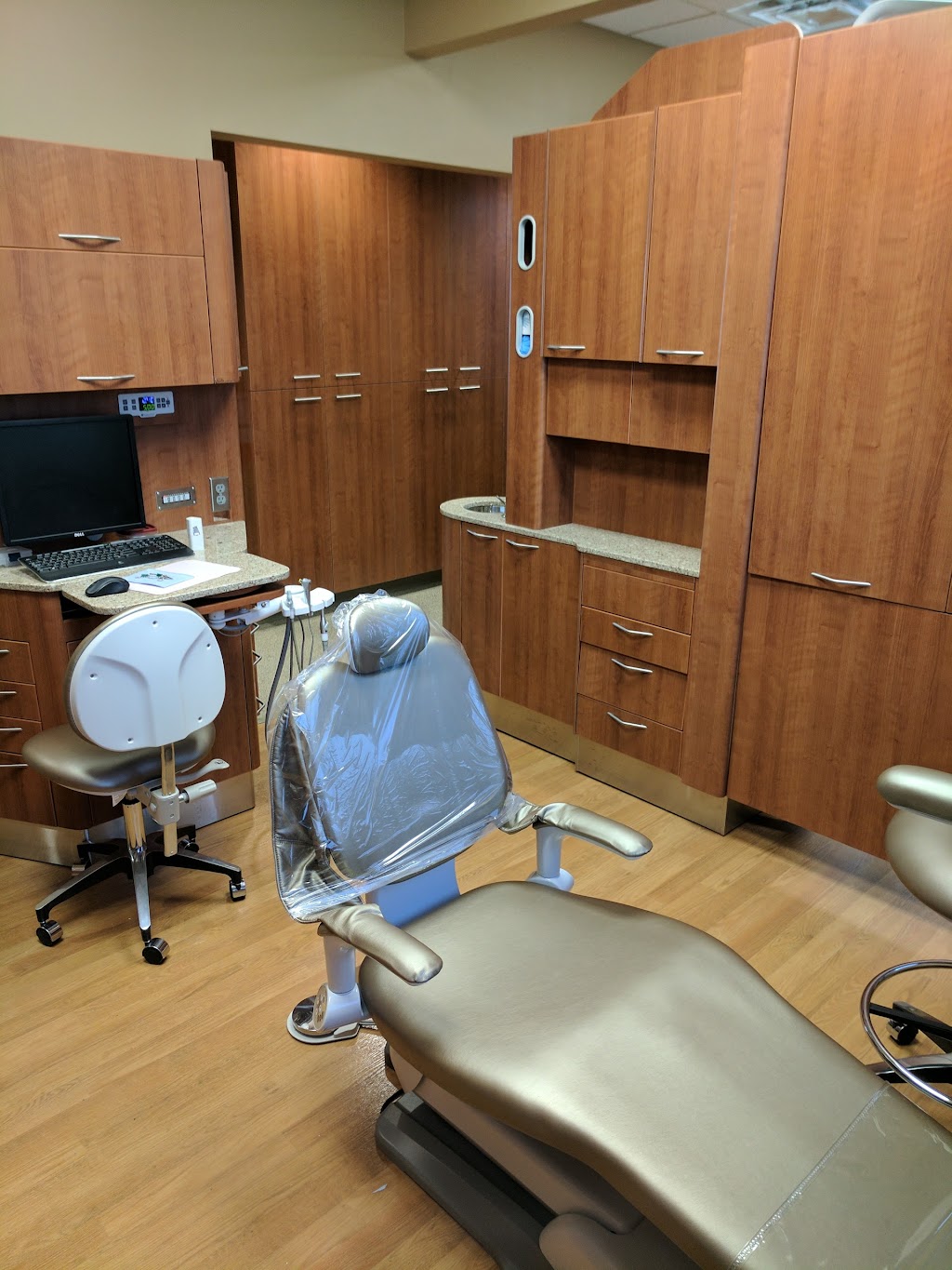 Dental Essentials | 757 Alpha Dr, Highland Heights, OH 44143, USA | Phone: (440) 683-9436