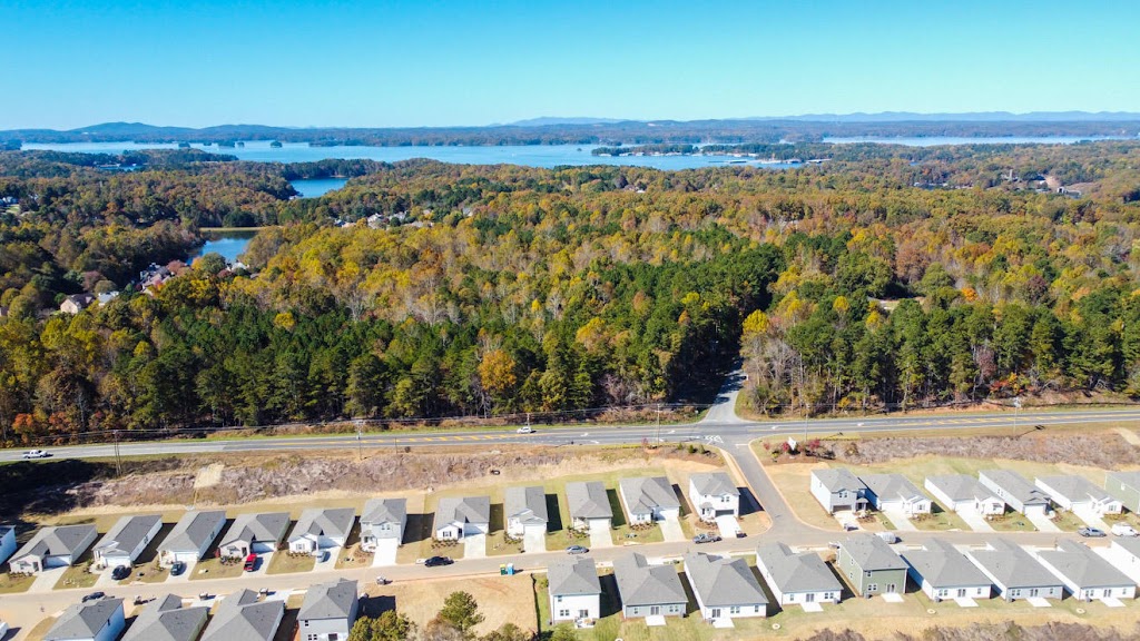 Beacon Lake Lanier - Homes for Rent | 6462 Waypoint St, Flowery Branch, GA 30542, USA | Phone: (404) 465-2610