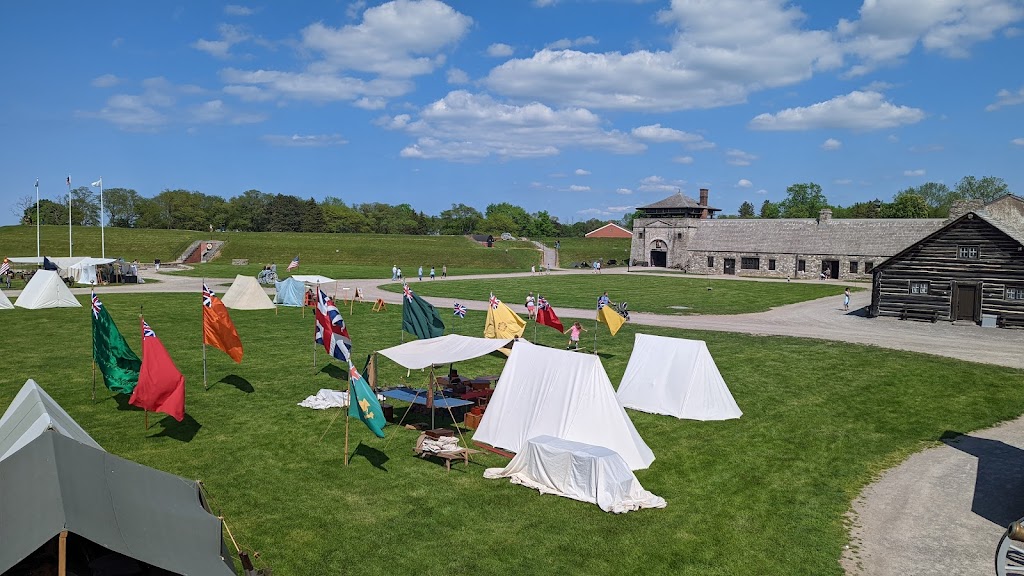 Old Fort Niagara Lighthouse, Youngstown, NY | Fort Niagara State Park, Scott Ave, Youngstown, NY 14174, USA | Phone: (716) 745-7611