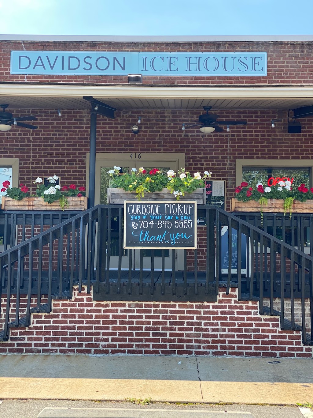 Davidson Ice House | 416 S Main St, Davidson, NC 28036, USA | Phone: (704) 895-5555