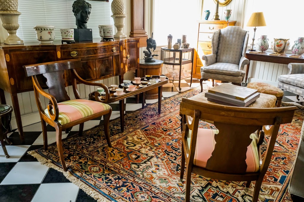Old Kinderhook Auction Company | 3350 US-9, Valatie, NY 12184, USA | Phone: (518) 912-4747 Old Kinderhook Auction Company | 3350 US-9, Valatie, NY 12184, USA | Phone: (518) 912-4747