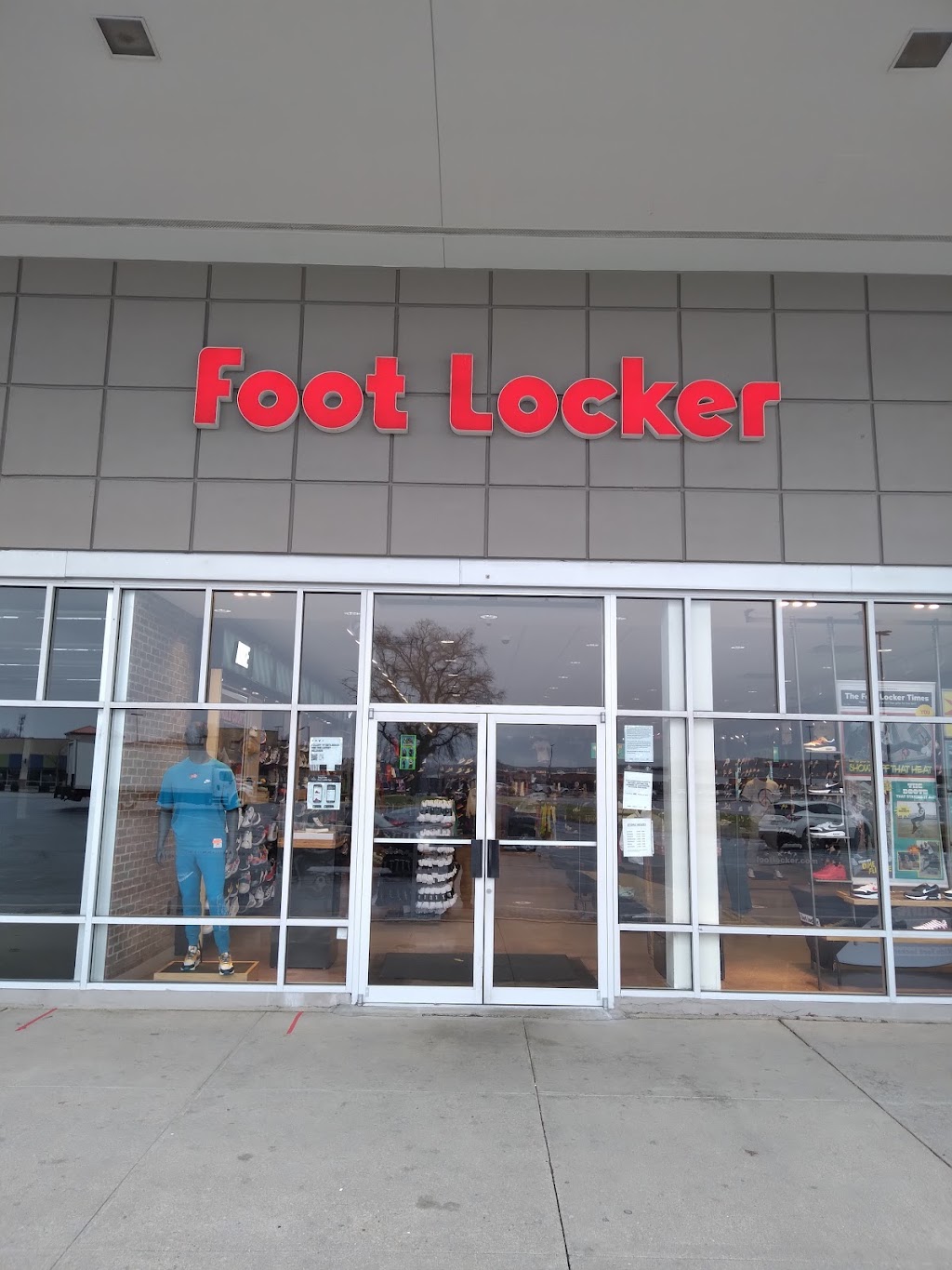 Foot Locker | 5900 E Virginia Beach Blvd Suite 32, Norfolk, VA 23502 | Phone: (757) 466-1561