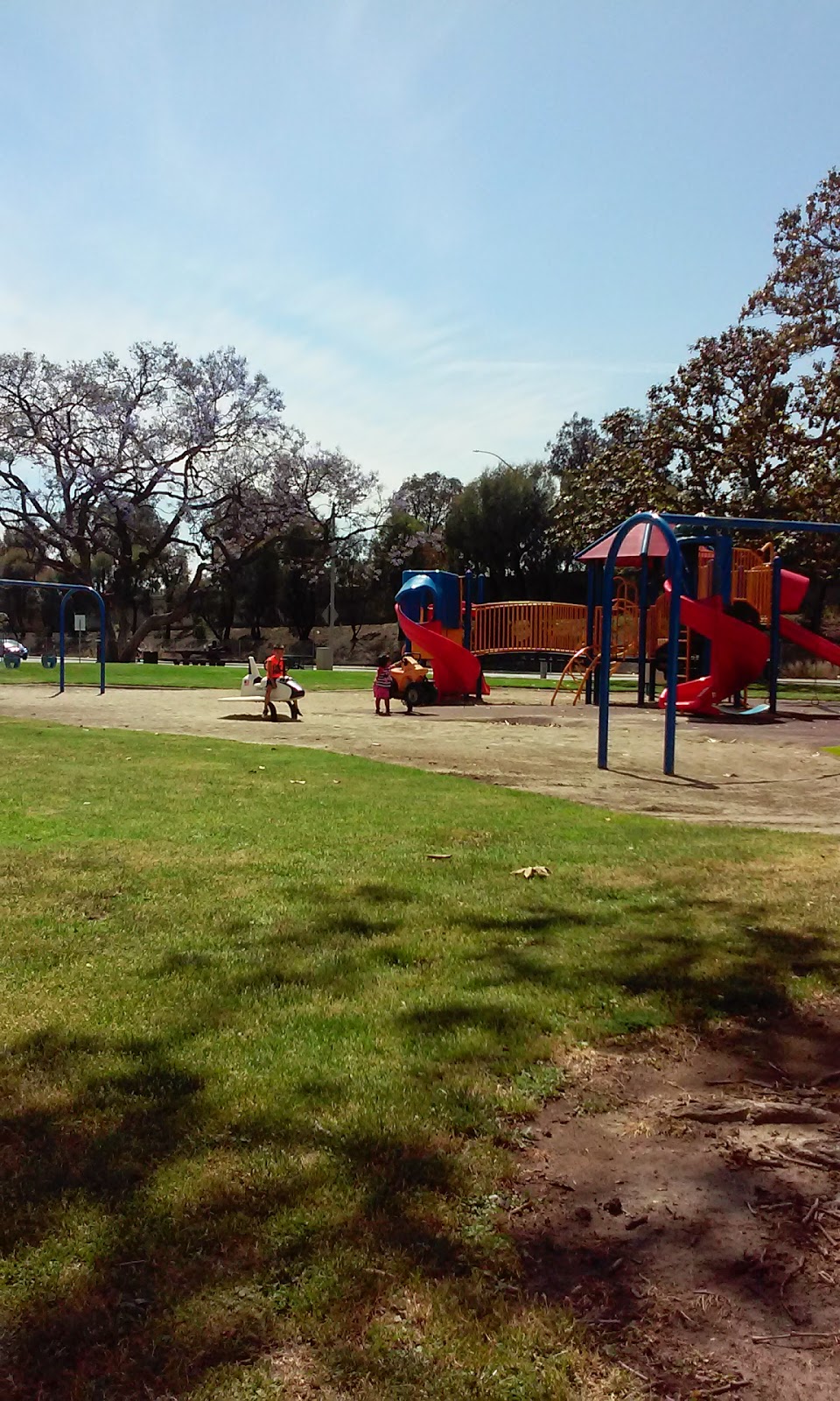 Robert White Park | 12120 Hoxie Ave, Norwalk, CA 90650, USA | Phone: (562) 929-5617