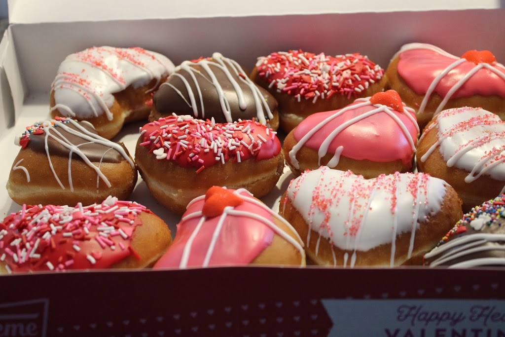 Krispy Kreme | 2715 S 120th St, Omaha, NE 68144, USA | Phone: (402) 334-9000