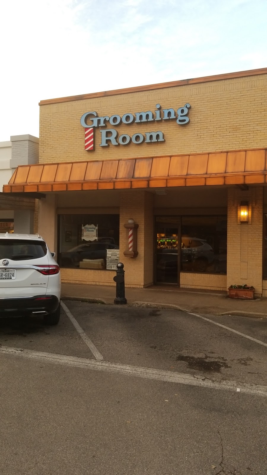 Grooming Room | 6319 Hillcrest Ave, Dallas, TX 75205, USA | Phone: (214) 522-7030