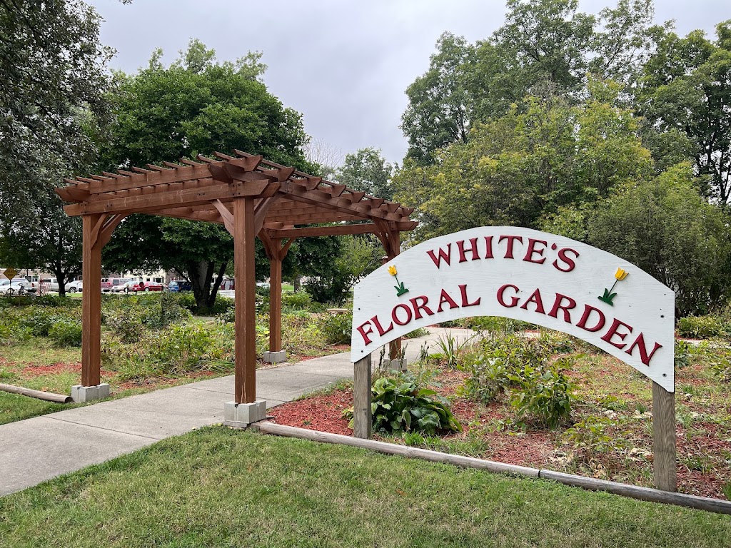 Whites Floral Garden | Woodbine, IA 51579, USA | Phone: (712) 647-2550