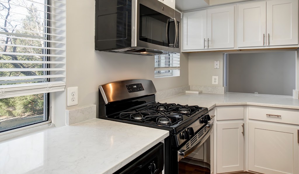 Foxchase Apartments | 766 N Howard St, Alexandria, VA 22304 | Phone: (571) 200-3150