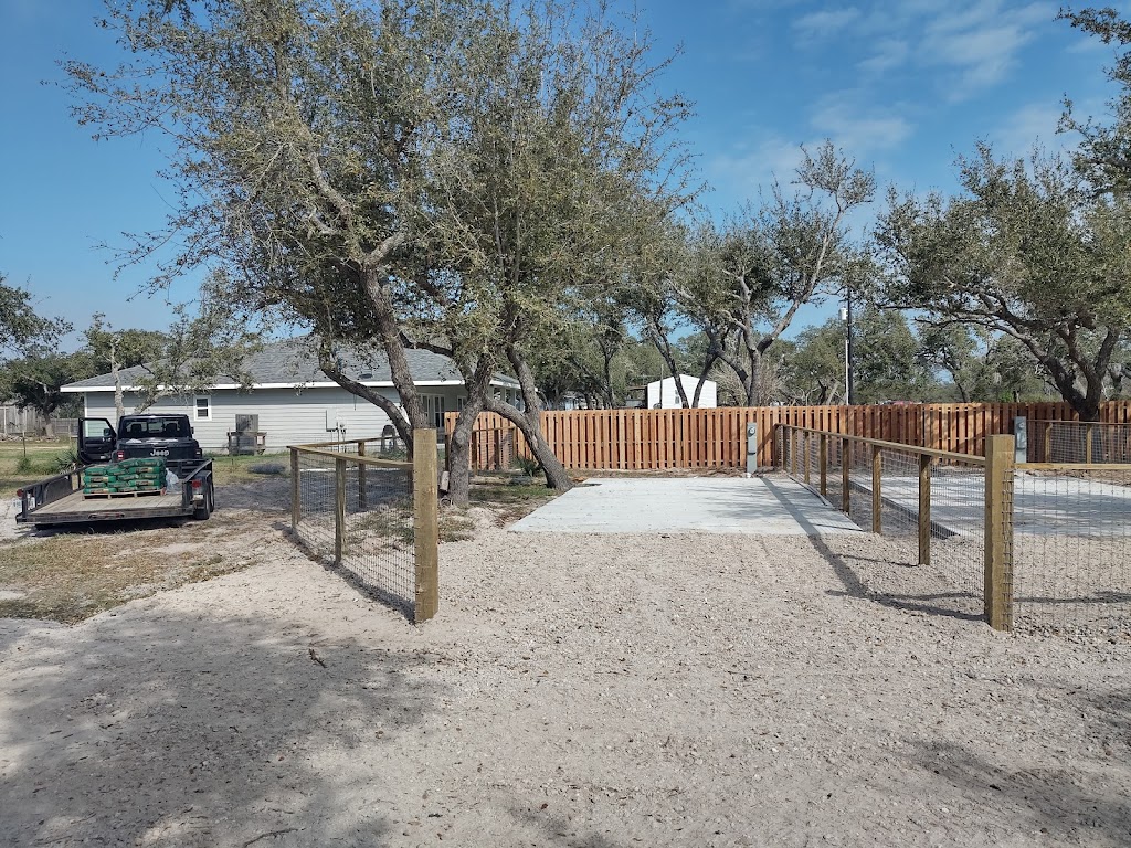 Bark and Park RV | 831 Monkey Rd, Rockport, TX 78382, USA | Phone: (361) 652-2750