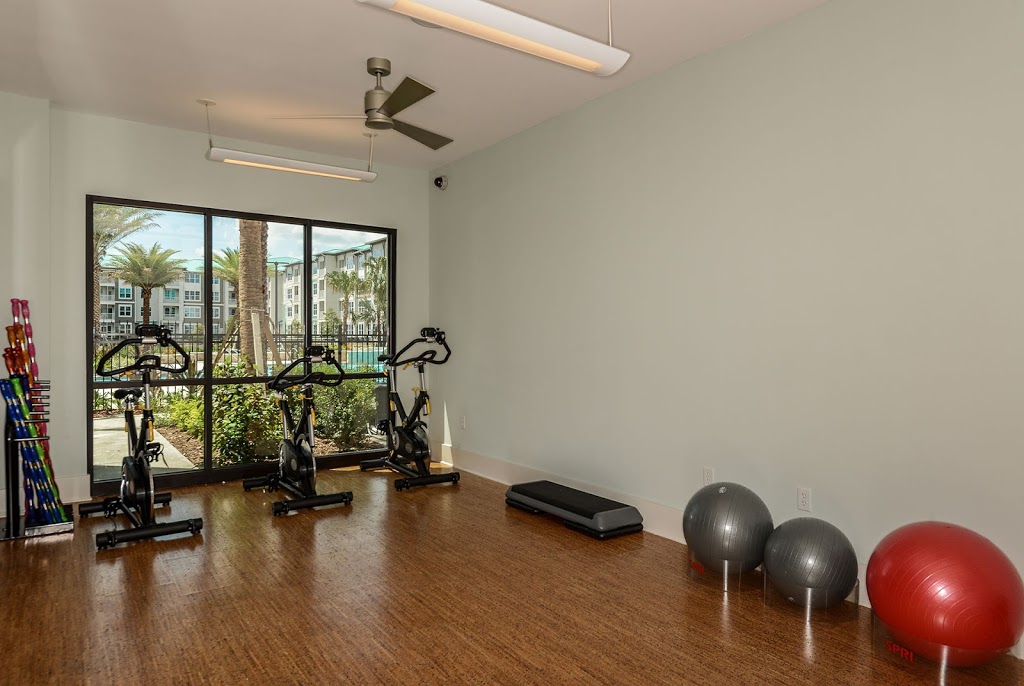 Axis West Apartments | 6820 Axis W Cir, Orlando, FL 32821 | Phone: (407) 778-5265