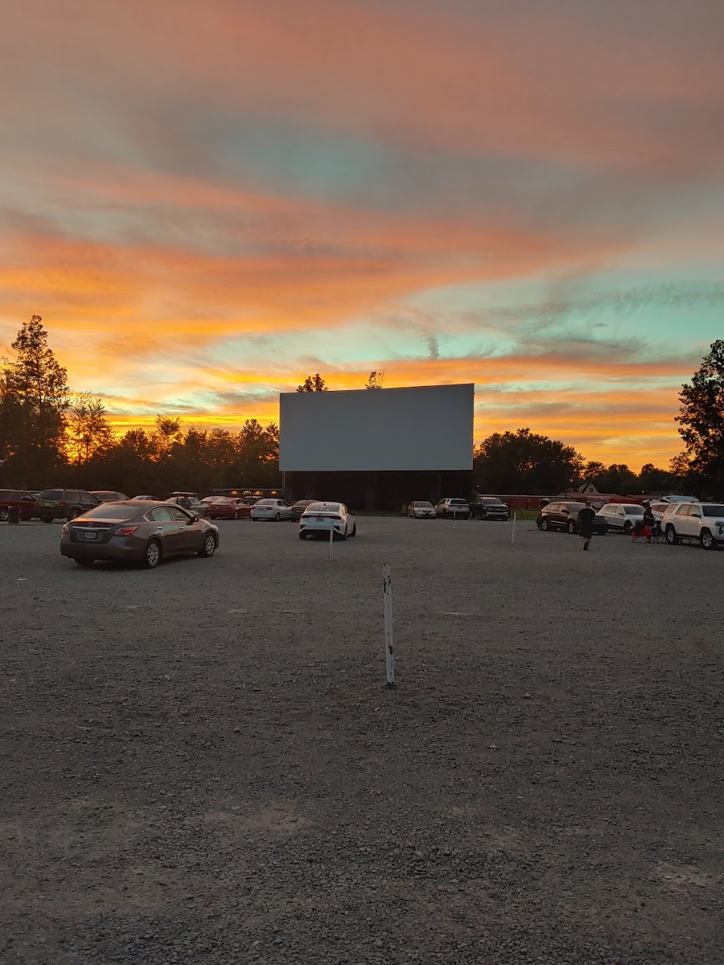 Starlite Drive-In Theatre | 2255 OH-125, Amelia, OH 45102, USA | Phone: (513) 734-4001