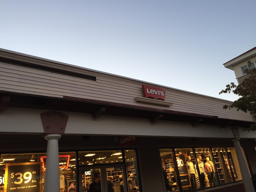 Levis Outlet Store | 1 Outlet Blvd Suite 125, Wrentham, MA 02093, USA | Phone: (508) 384-3097