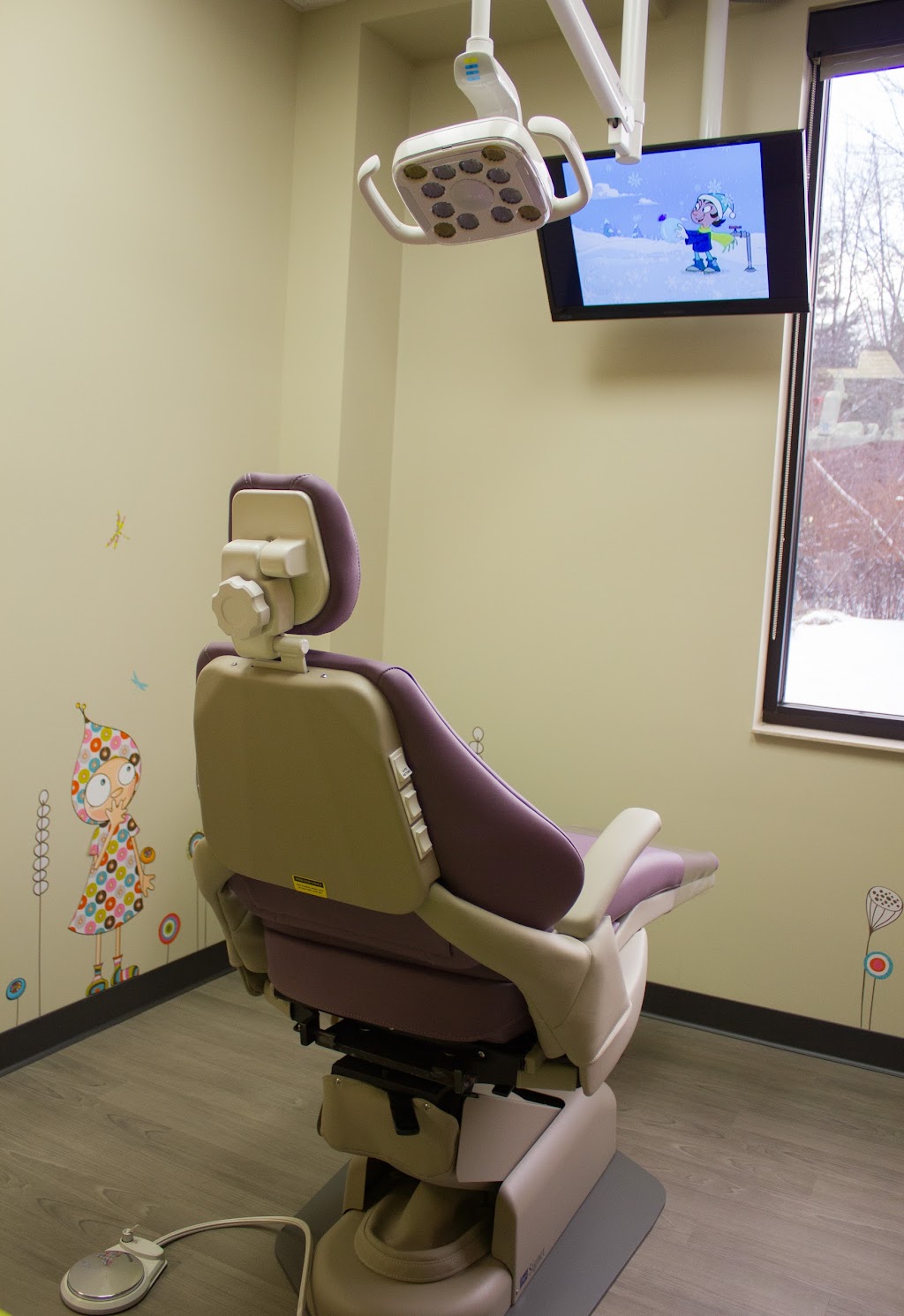 Giggles and Grins Pediatric Dentistry | 9075 Town Centre Dr, Broadview Heights, OH 44147, USA | Phone: (440) 838-1234