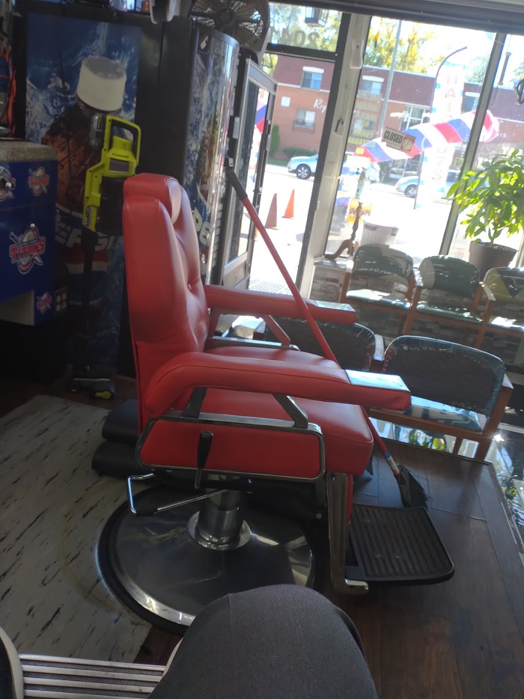 Barbershop | 20412 W 7 Mile Rd, Detroit, MI 48219, USA | Phone: (313) 537-8326