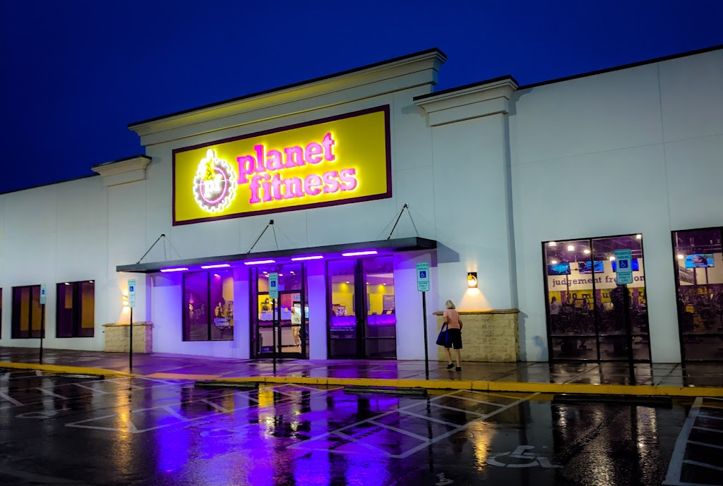 Planet Fitness | 3313 Battleground Ave, Greensboro, NC 27410, USA | Phone: (336) 676-3645