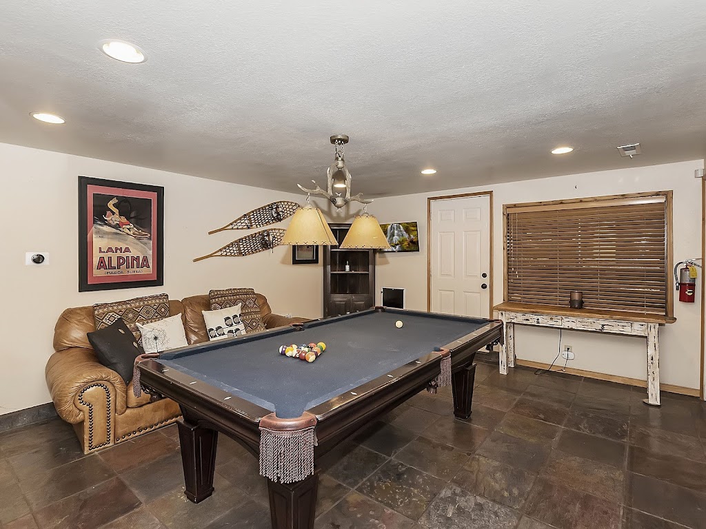 Whistling Woods Stargazer Cabin | 43939 Yosemite Dr, Big Bear Lake, CA 92315, USA | Phone: (909) 966-5667