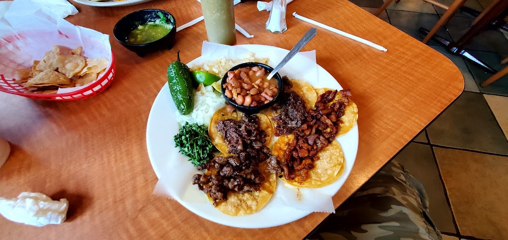 El cazador tex-mex | 1752 W Court St, Seguin, TX 78155, USA | Phone: (830) 433-4473