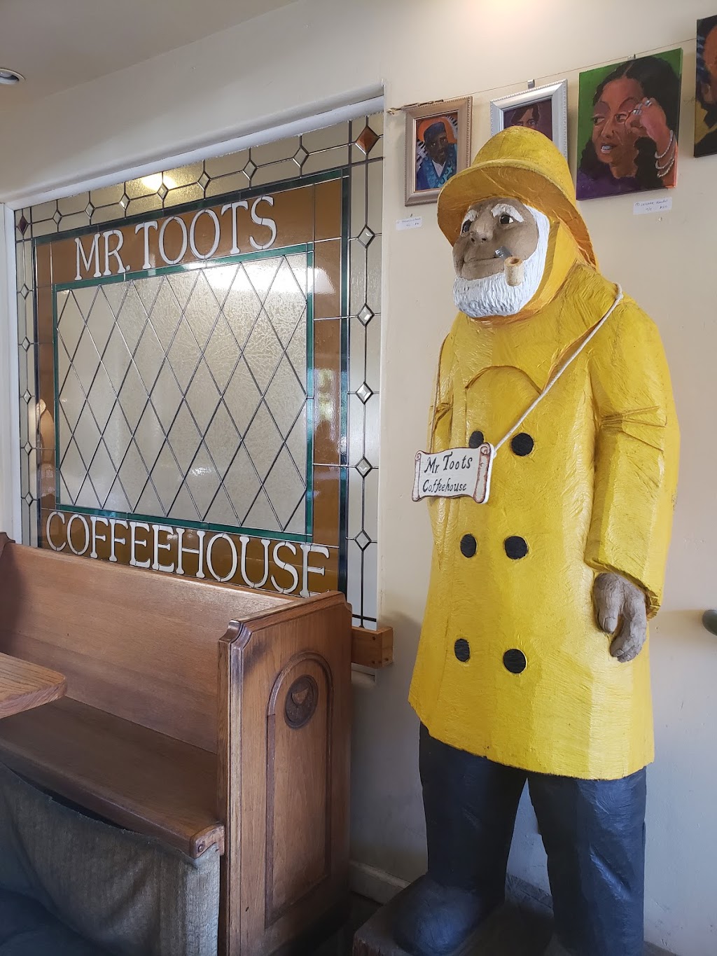 Mr. Toots Coffeehouse | 231 Esplanade #100, Capitola, CA 95010, USA | Phone: (831) 475-3679