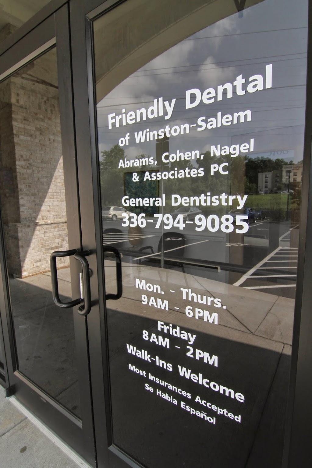 Friendly Dental Group of Winston-Salem | 3768 Creekshire Ct, Winston-Salem, NC 27103, USA | Phone: (336) 794-9085