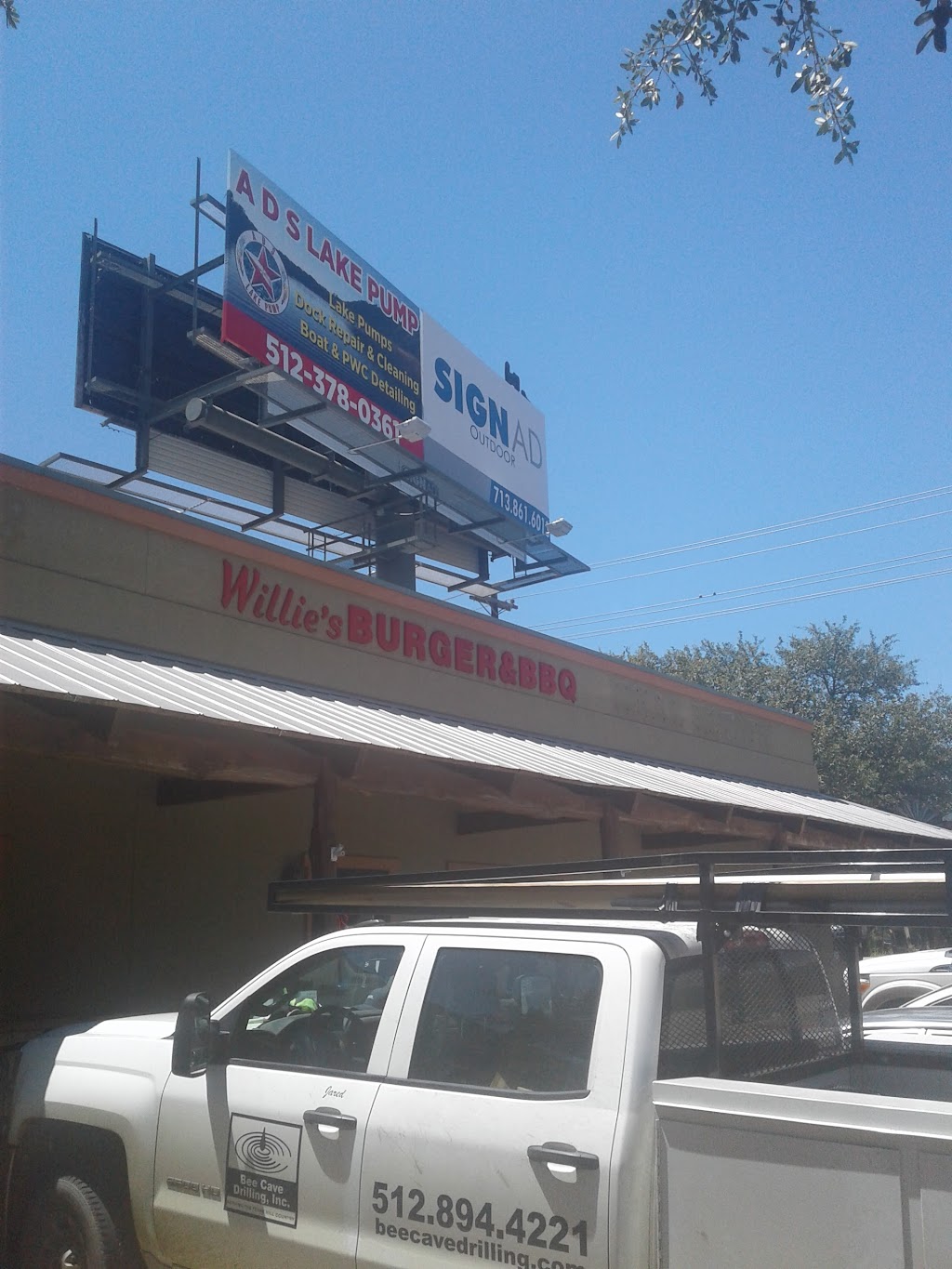 Willies Burgers & BBQ | 21018 State Hwy 71, Spicewood, TX 78669, USA | Phone: (512) 264-8866