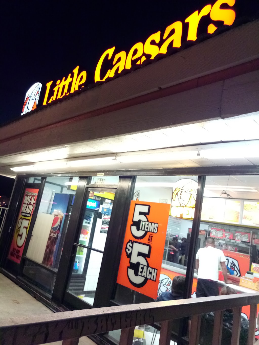 Little Caesars Pizza | 1321 Echo Park Ave, Los Angeles, CA 90026, USA | Phone: (213) 481-8450