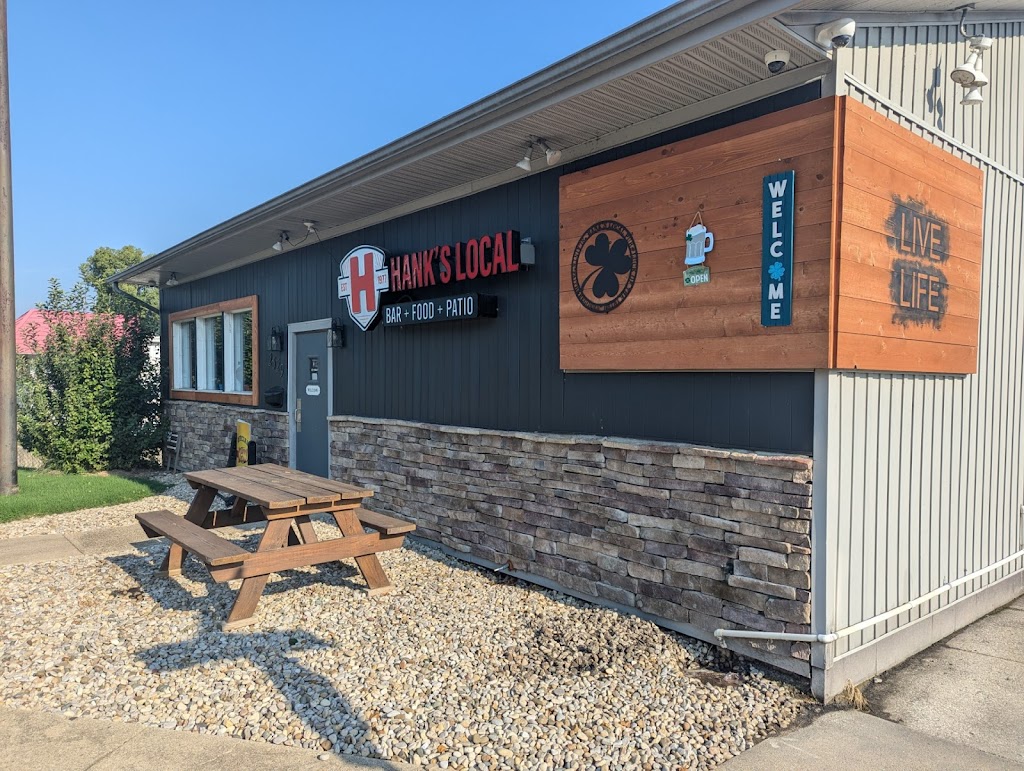 Hanks Local Bar+Food+Patio | 2529 Patterson Rd, Dayton, OH 45420, USA | Phone: (937) 254-7527