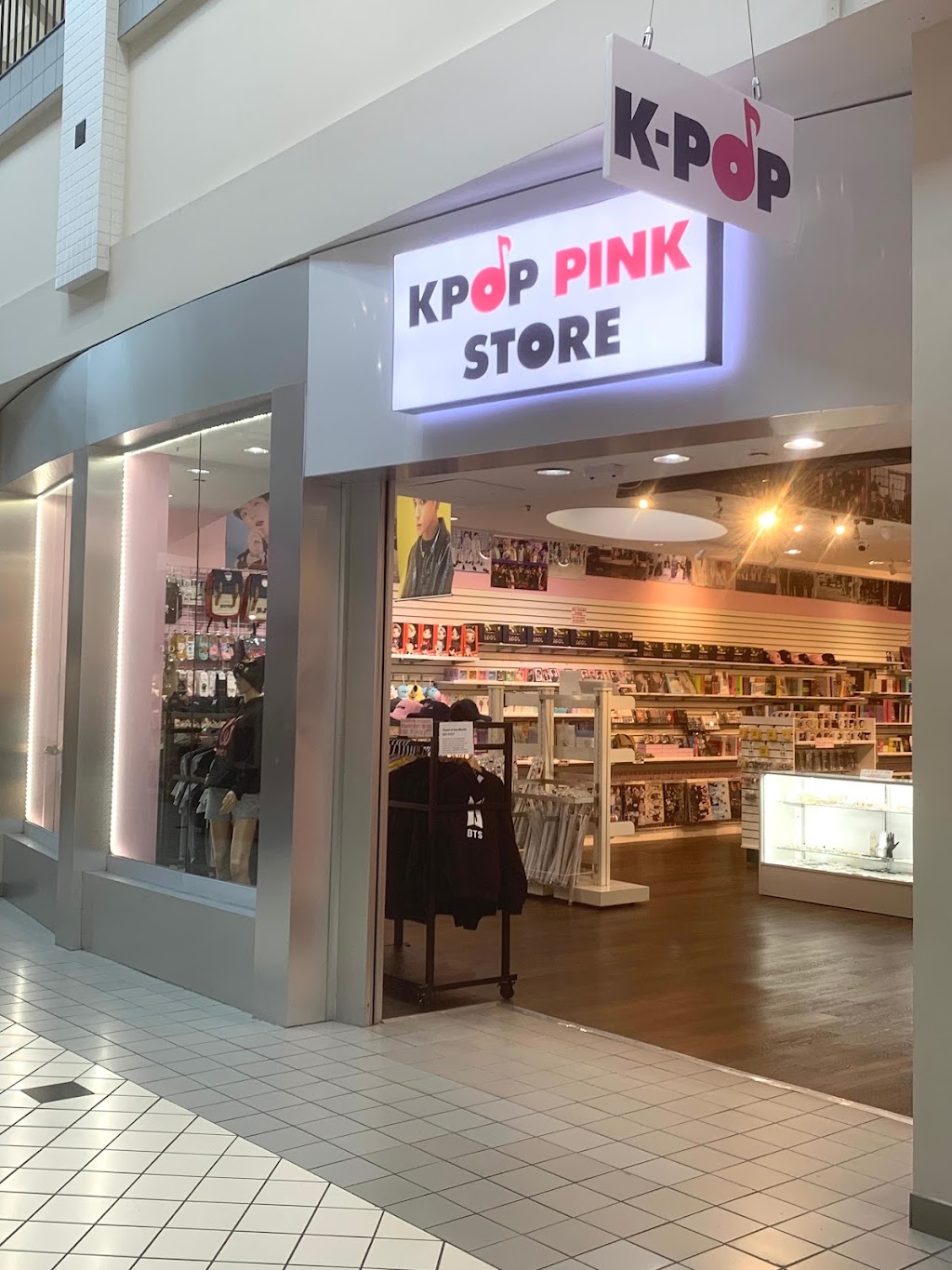 K Pop Pink Store | 1176 Galleria at Tyler #1176, Riverside, CA 92503, USA | Phone: (951) 977-5511