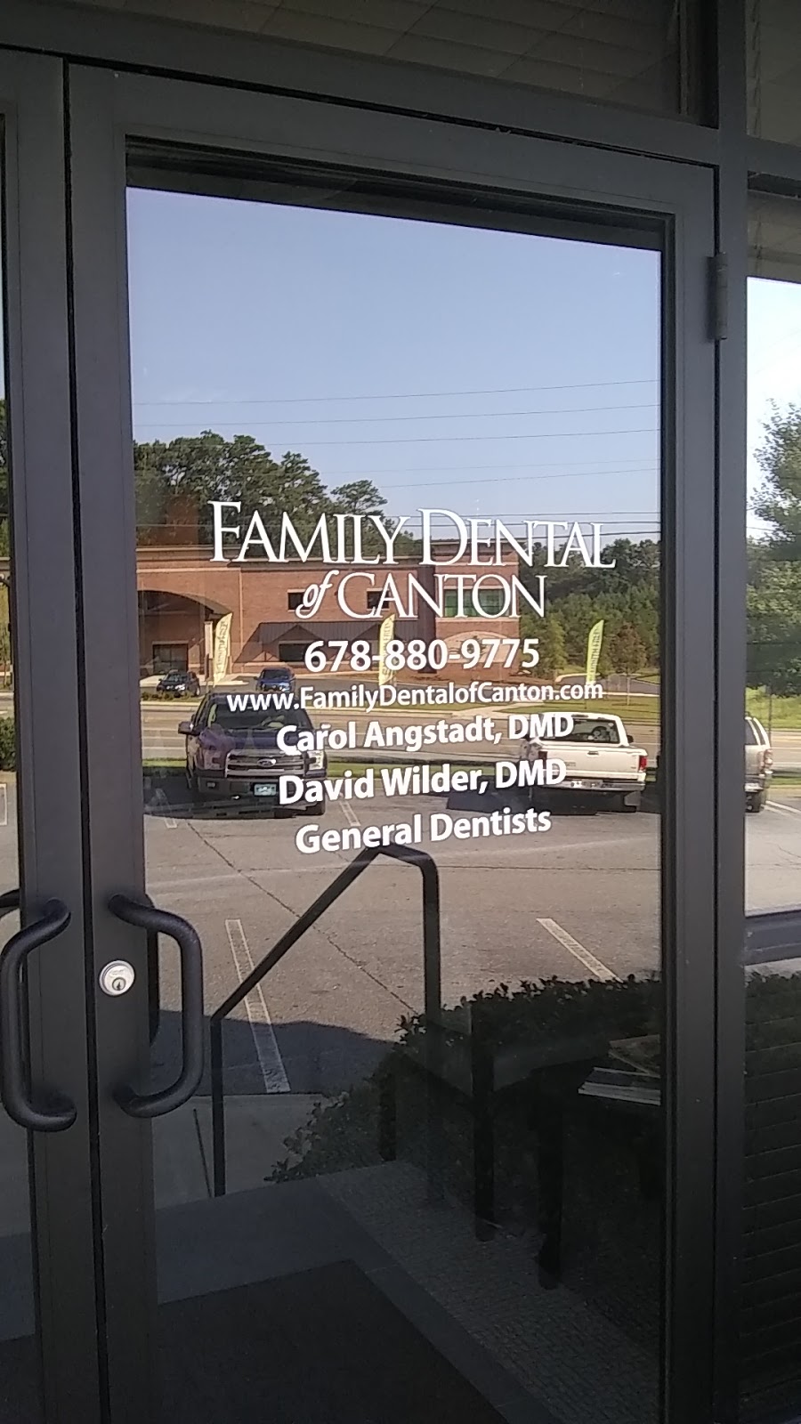 Family Dental of Canton | 3237 Sixes Rd, Canton, GA 30114, USA | Phone: (678) 880-9775