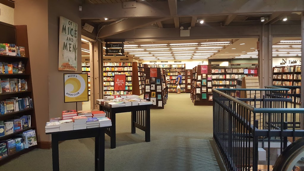 Marina Pacifica | 6270-6380 E Pacific Coast Hwy, Long Beach, CA 90803, USA | Phone: (562) 598-2728