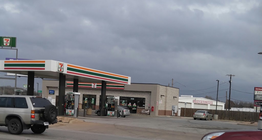 7-Eleven | 820 N Beach St, Fort Worth, TX 76111, USA | Phone: (682) 647-1797