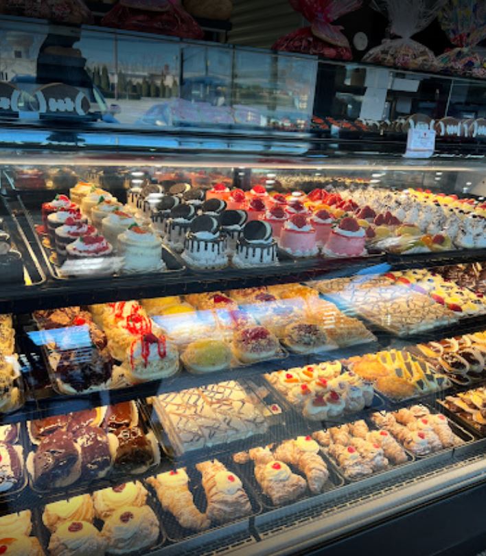 Francescos Bakery | 640 S Broadway, Hicksville, NY 11801, USA | Phone: (516) 931-6821