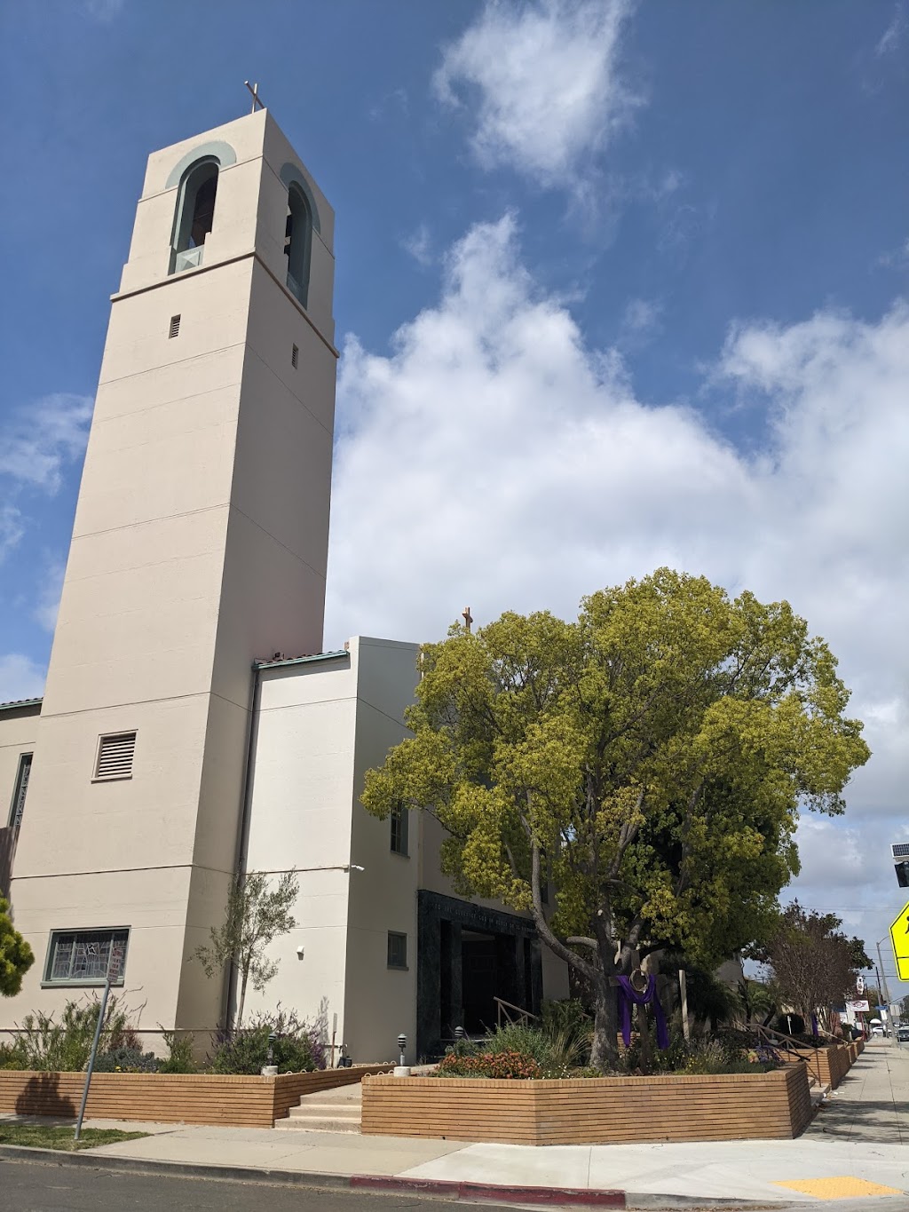 St. Barnabas Catholic Church | 3955 Orange Ave, Long Beach, CA 90807, USA | Phone: (562) 424-8595