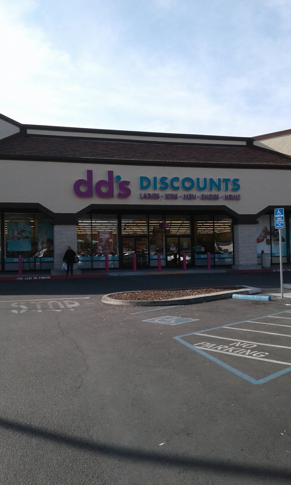 dds DISCOUNTS | 601 N Golden State Blvd, Turlock, CA 95380, USA | Phone: (209) 656-1753