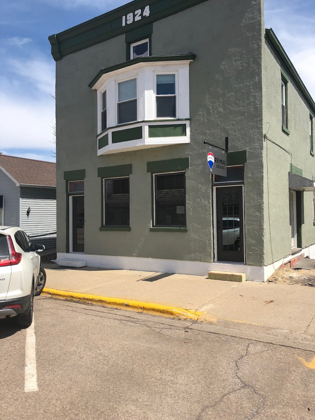 RE/MAX Grand Sauk Prairie | 708 Water St, Sauk City, WI 53583, USA | Phone: (608) 460-7030