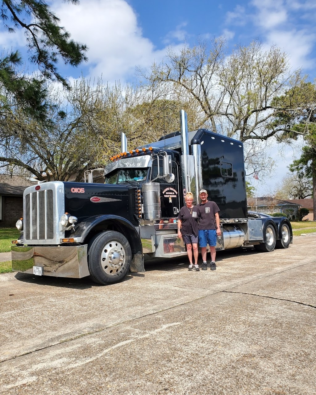 Rabbitz Trucking LLC | 4304 Queenswood St, Baytown, TX 77521, USA | Phone: (281) 908-5547