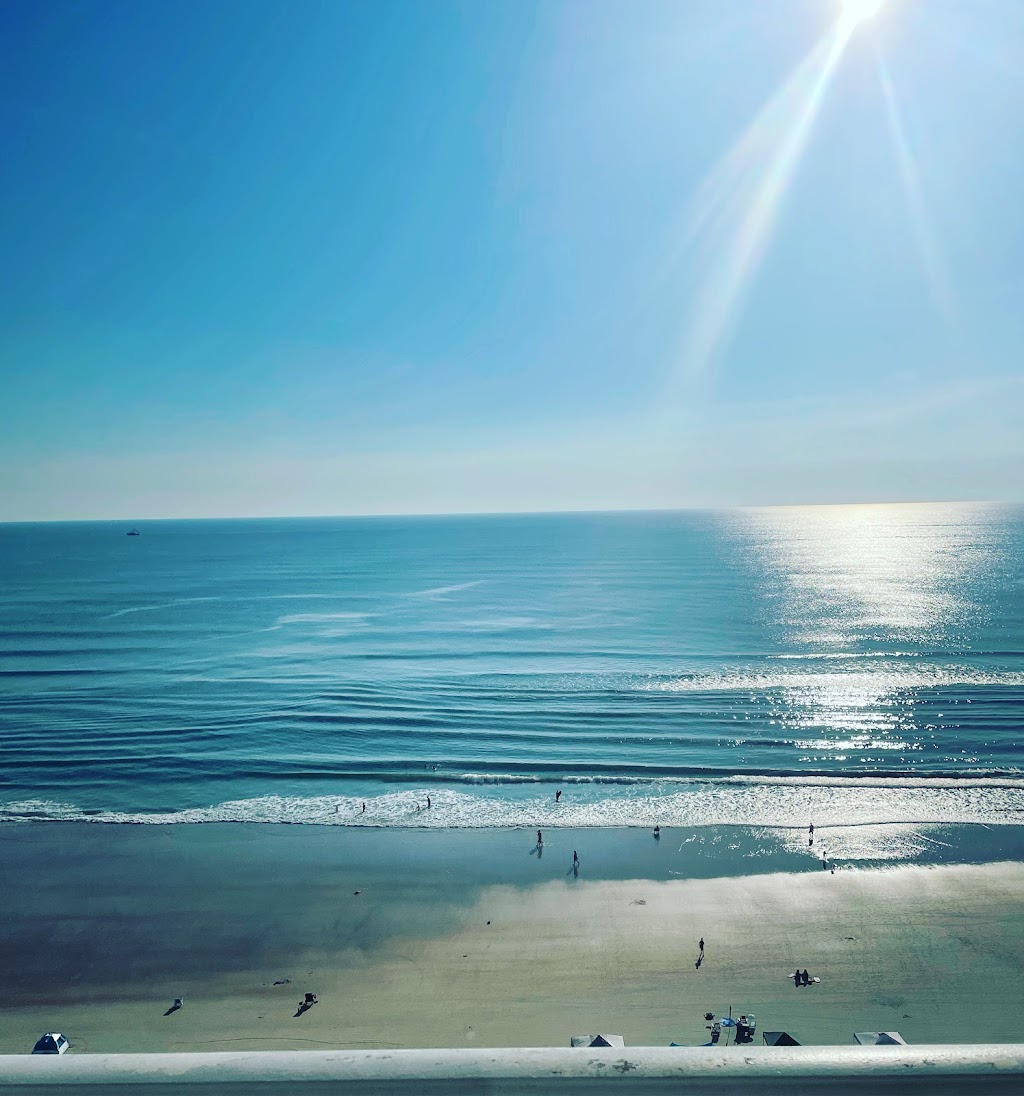 Daytona Ocean Front Rentals | 1925 S Atlantic Ave, Daytona Beach Shores, FL 32118, USA | Phone: (386) 871-6550