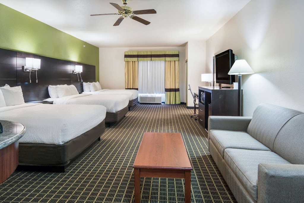 Clarion Inn & Suites Weatherford South | 1911 Wall St, Weatherford, TX 76086, USA | Phone: (817) 594-9699