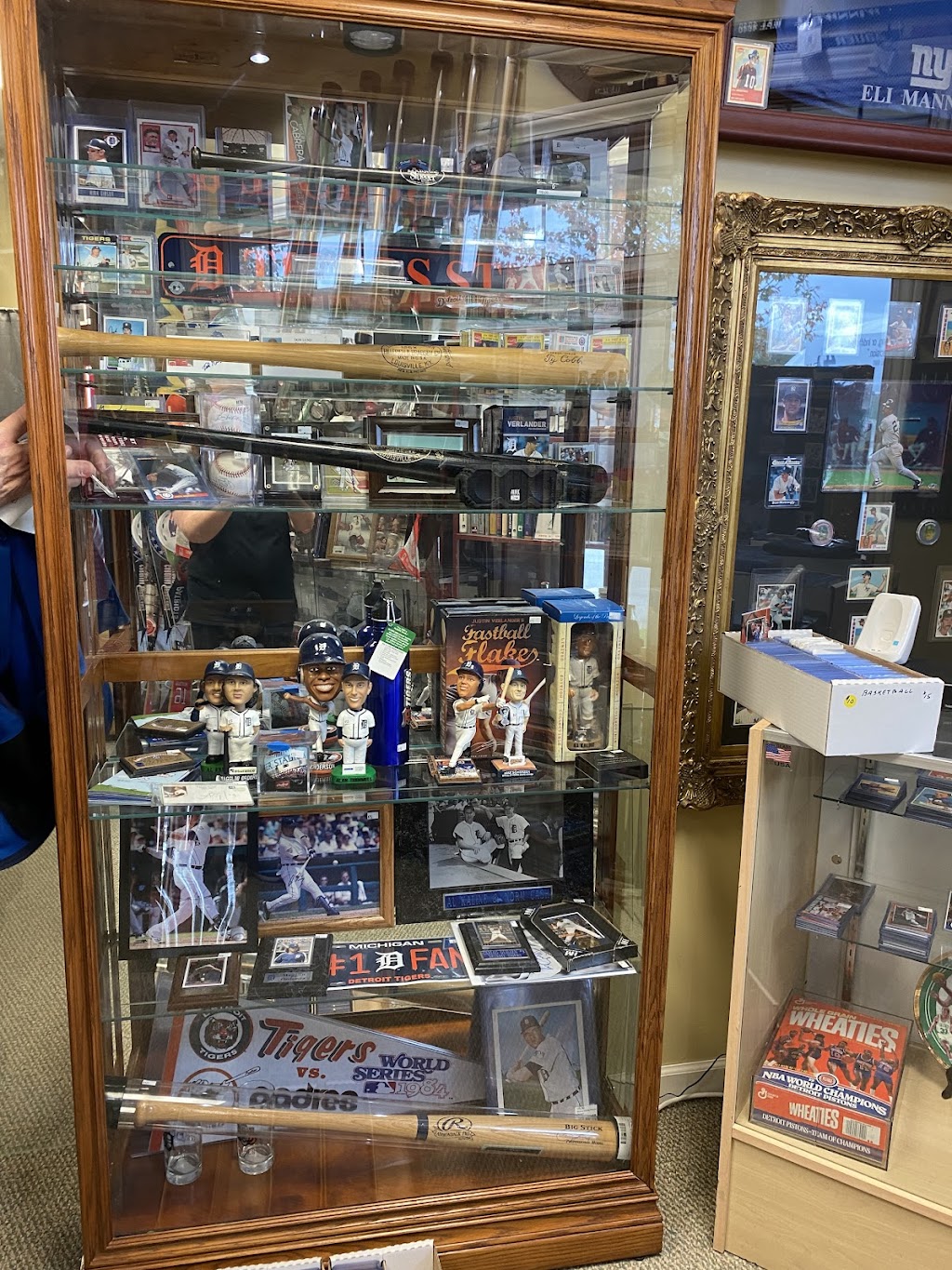 Cs Cards & Collectibles | 17898 Mack Ave, Grosse Pointe, MI 48230, USA | Phone: (313) 469-1551