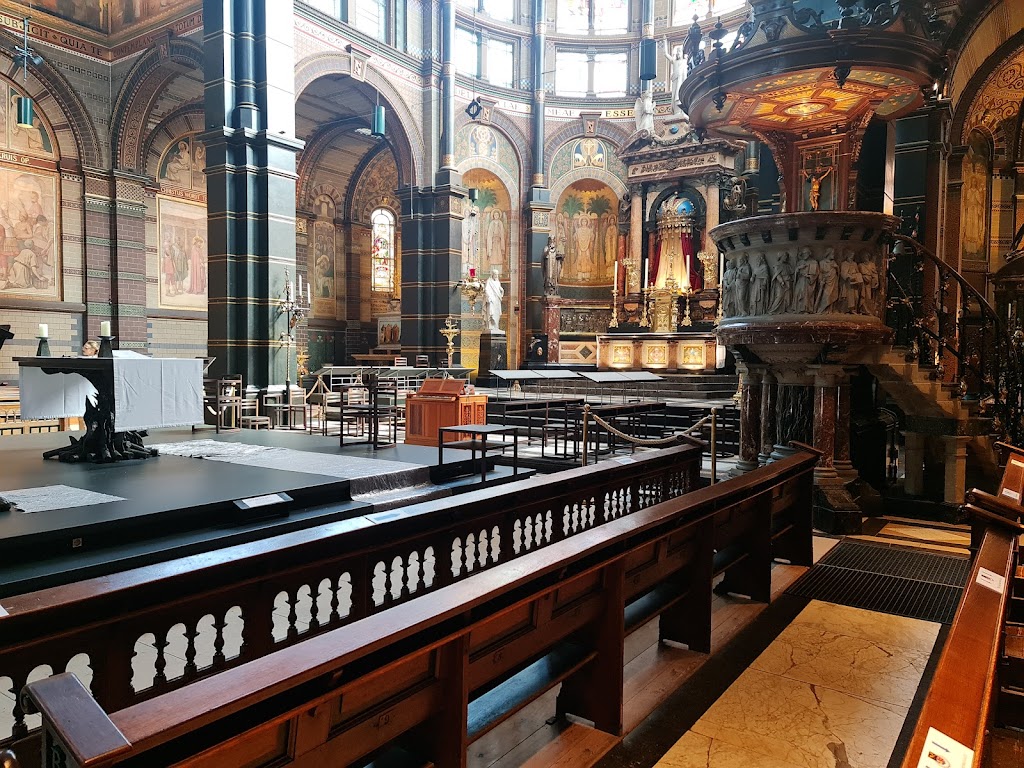 Basilica of Saint Nicholas | Prins Hendrikkade 73, 1012 AD Amsterdam, Netherlands | Phone: 020 330 7812