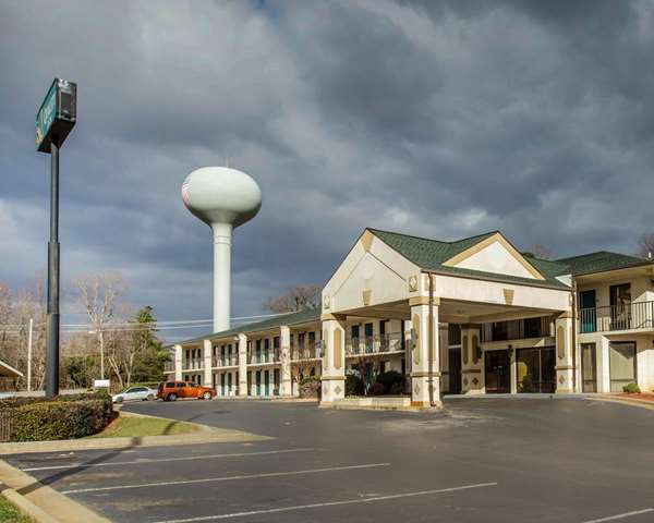 Quality Inn Reidsville Hwy 29 | 2203 Barnes St, Reidsville, NC 27320, USA | Phone: (336) 634-1275