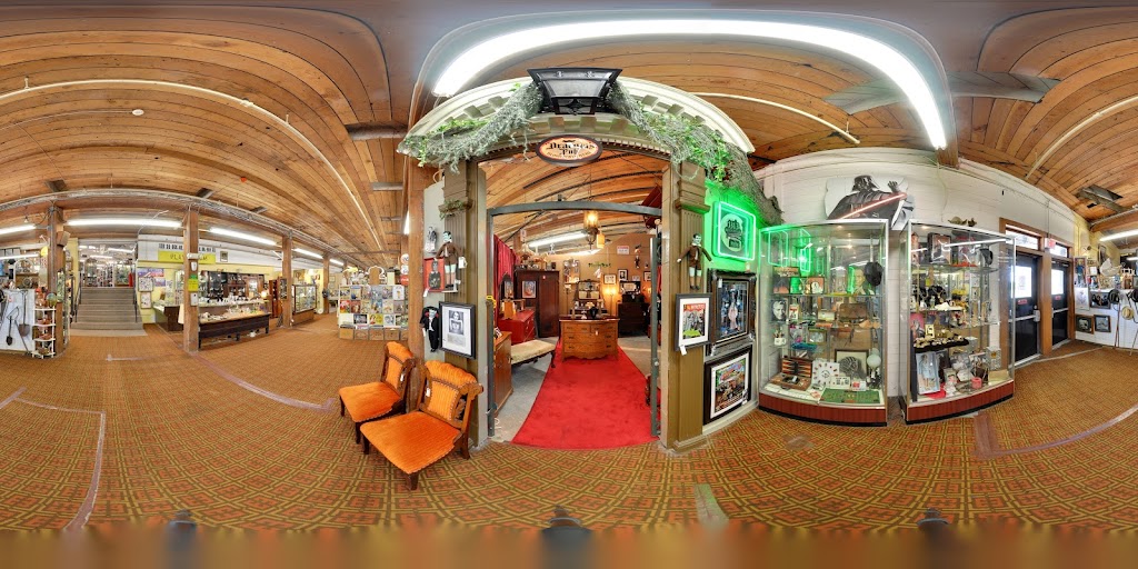 King Richards Antique Vintage Center | 12301 Whittier Blvd, Whittier, CA 90602, USA | Phone: (562) 698-5974