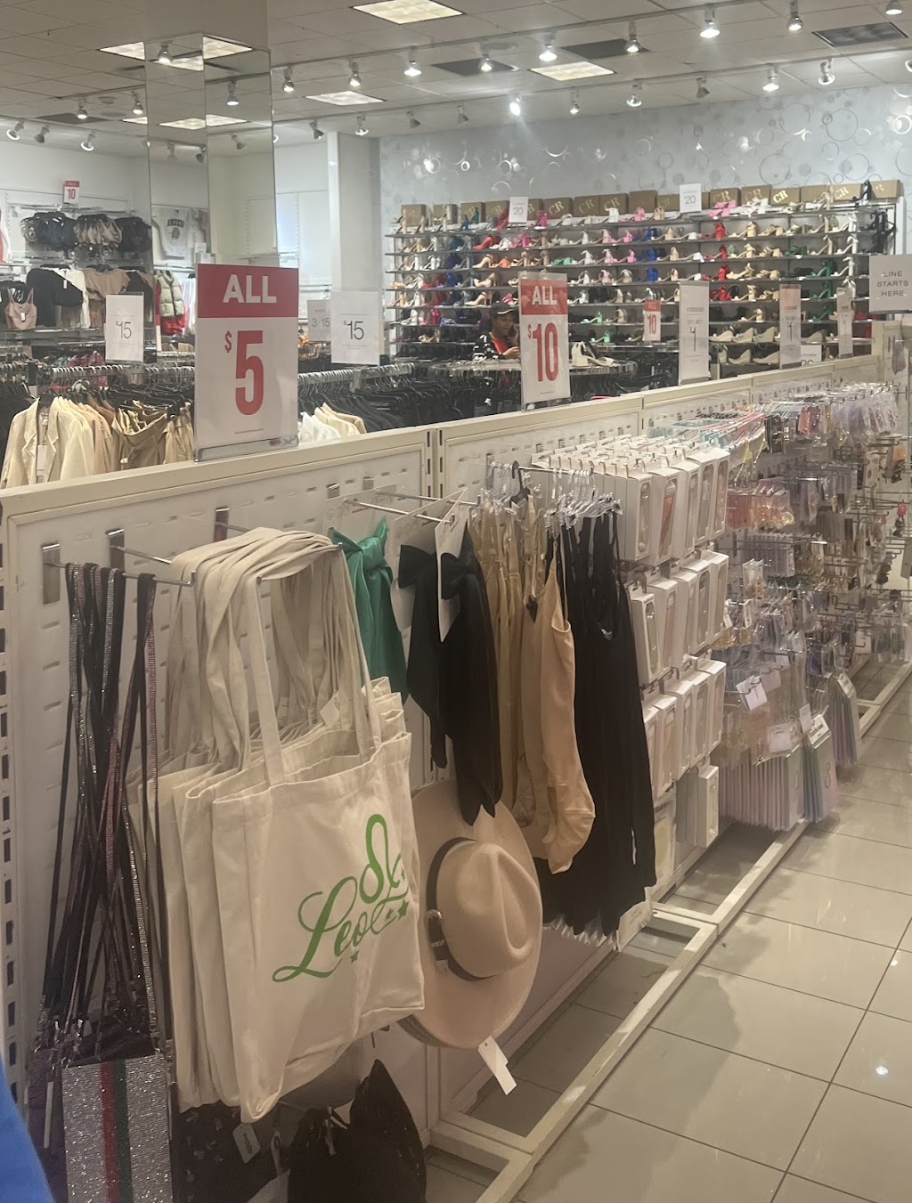 Charlotte Russe | 11401 Pines Blvd, Pembroke Pines, FL 33026, USA | Phone: (754) 219-2721