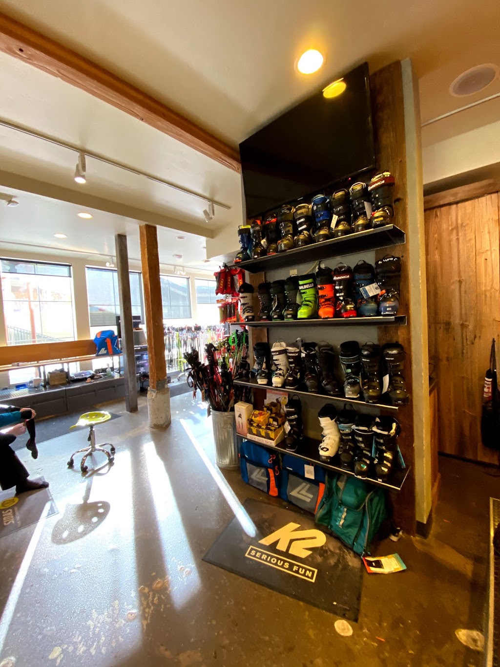 Parallel Mountain Sports | 1960 Olympic Vly Rd, Olympic Valley, CA 96146, USA | Phone: (530) 452-4478