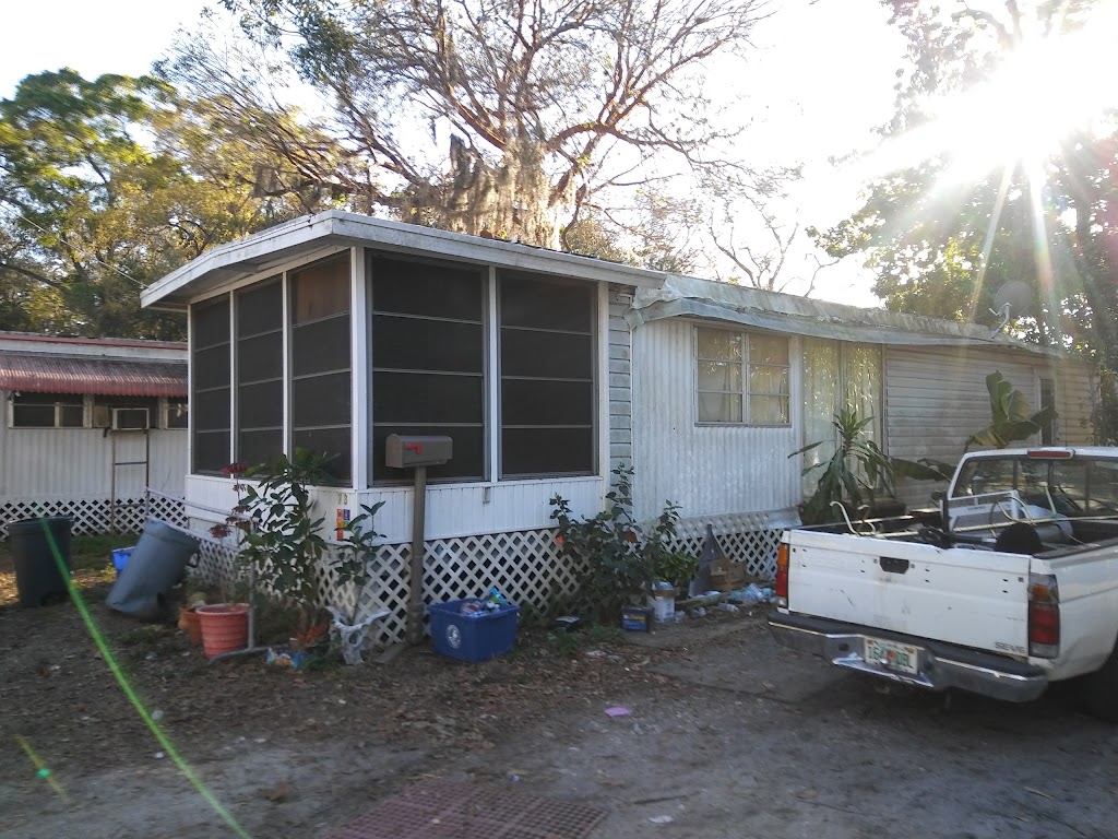 Lloyds Mobile Home Park | 1419 26th Ave W, Bradenton, FL 34205 | Phone: (941) 714-0107