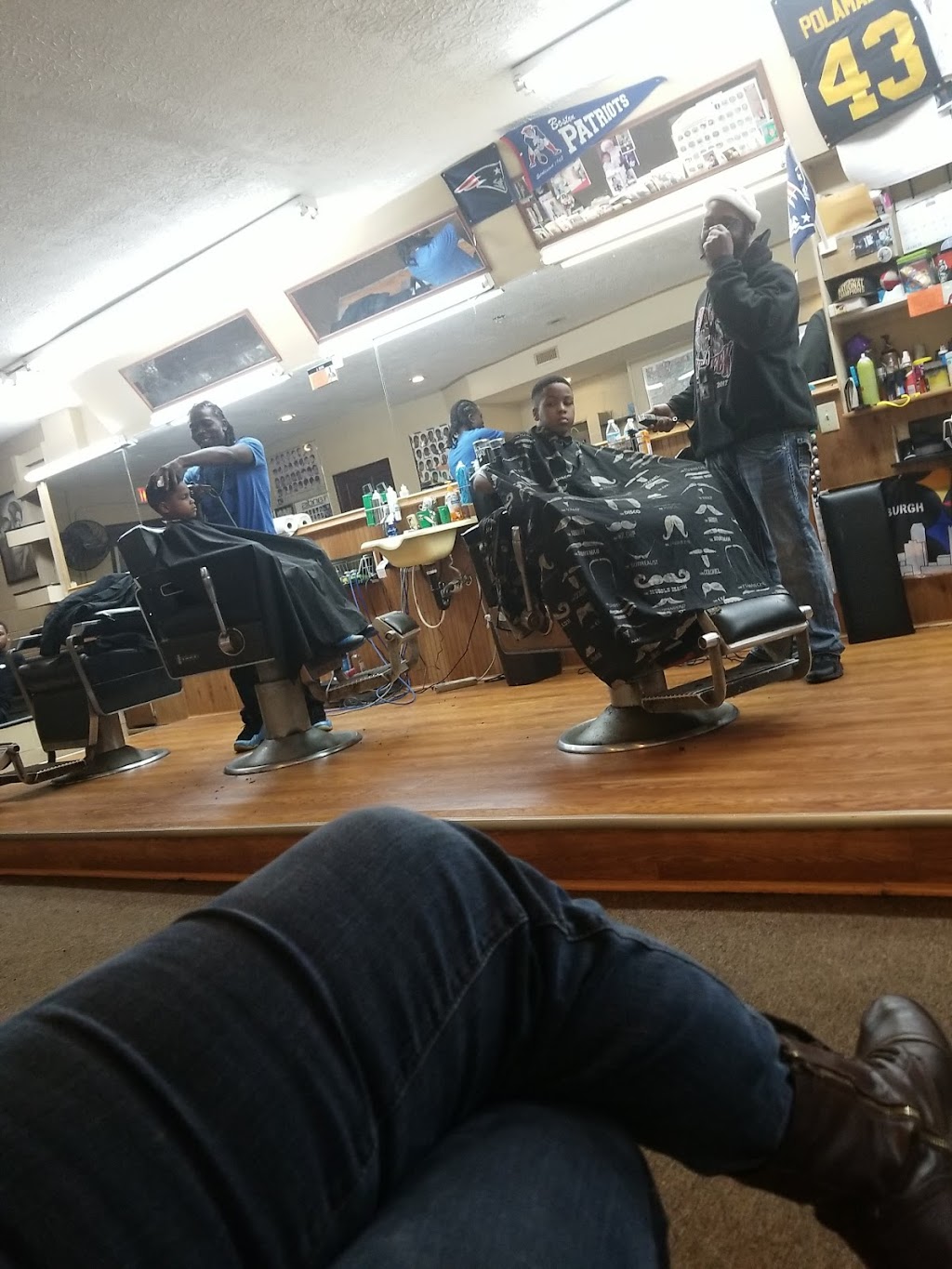 Dreamers Barber Shop | 2160 Cleveland Ave, Columbus, OH 43211, USA | Phone: (614) 564-9288