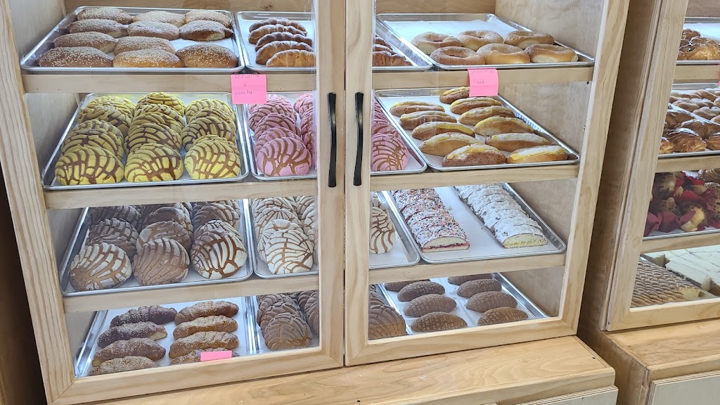 Alvas Bakery | 8140 East 21st St, Indianapolis, IN 46219, USA | Phone: (317) 869-0043