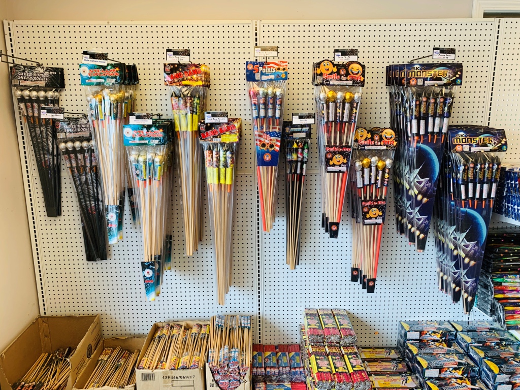 Casabellas Fireworks | 105 Sky Park Dr NE, Corydon, IN 47112, USA | Phone: (812) 738-2351