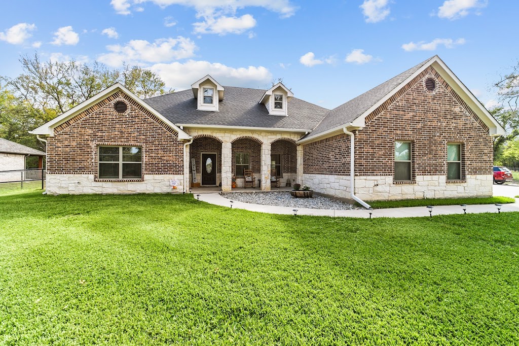 WhiteFlameRealty | 342 E Preston Glen Ln, Gunter, TX 75058, USA | Phone: (214) 732-1224