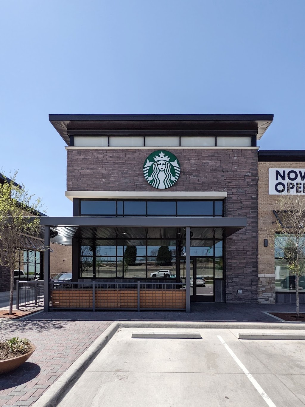 Starbucks | 13355 Dallas Pkwy, Frisco, TX 75033, USA | Phone: (469) 942-5207