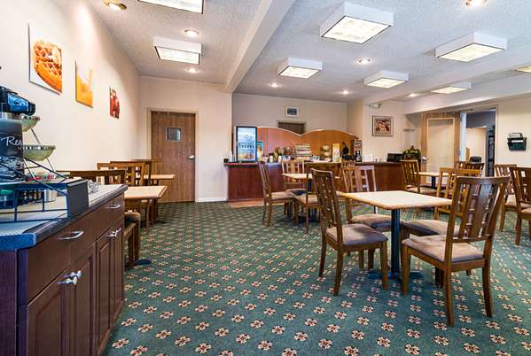 Quality Inn & Suites Schoharie near Howe Caverns | 160 Holiday Wy, Schoharie, NY 12157, USA | Phone: (518) 295-6088