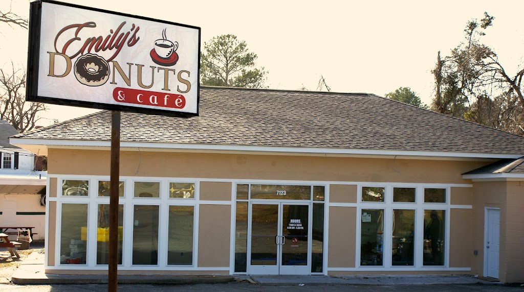 Emilys Donuts and Café | 7123 Merrimac Trail, Williamsburg, VA 23185, USA | Phone: (757) 345-3602